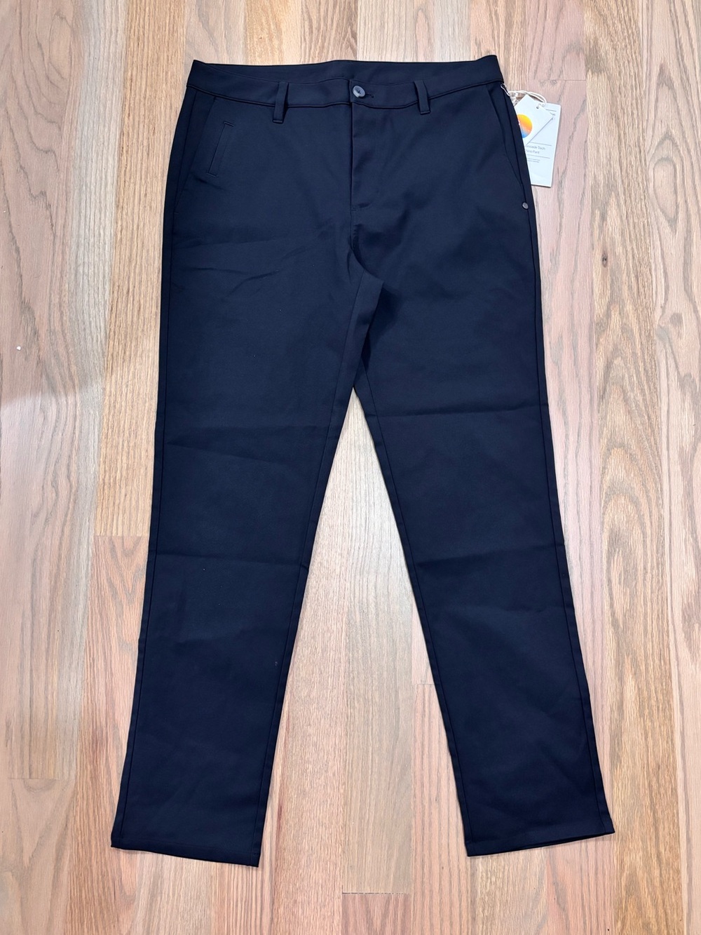 NWT Vuori Cascade Tech Chino Pant